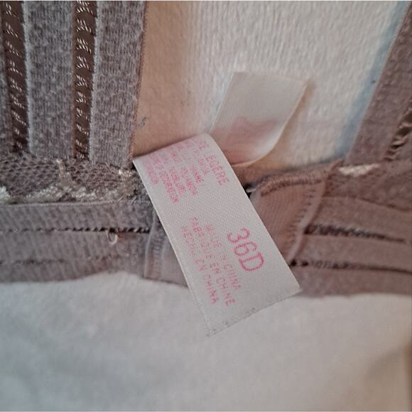 Victoria Seacret Lace Coverage Racerback 36D Tan Taupe - Picture 5 of 5